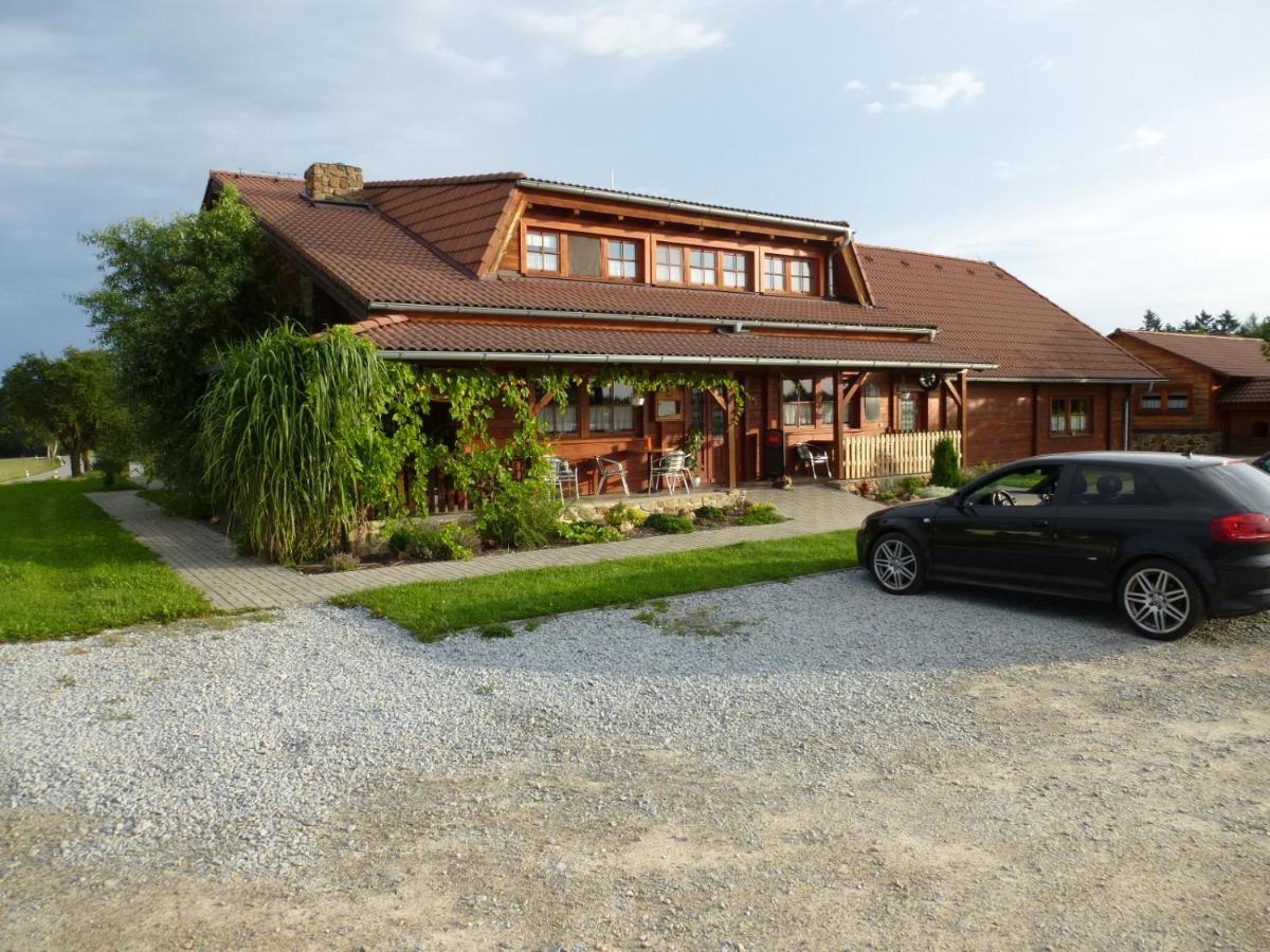 Restaurace Vraz Hotel Trhové Sviny Exterior photo